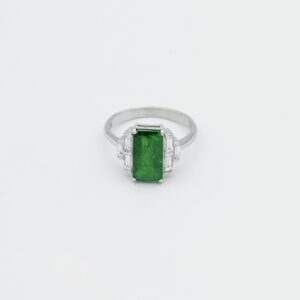 Green Emerald Diamond Ring