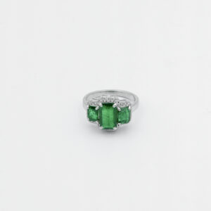 Green Emerald Diamond Ring